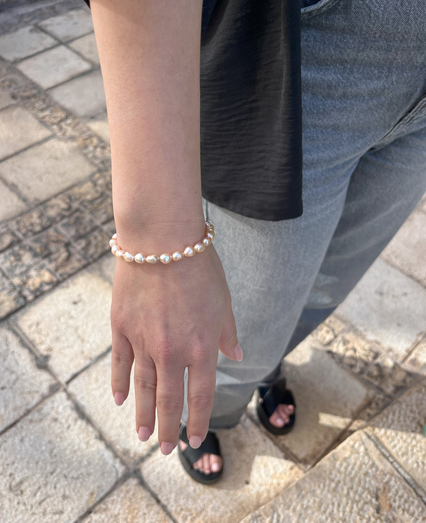צמיד פנינים אפרסק מהסרטים