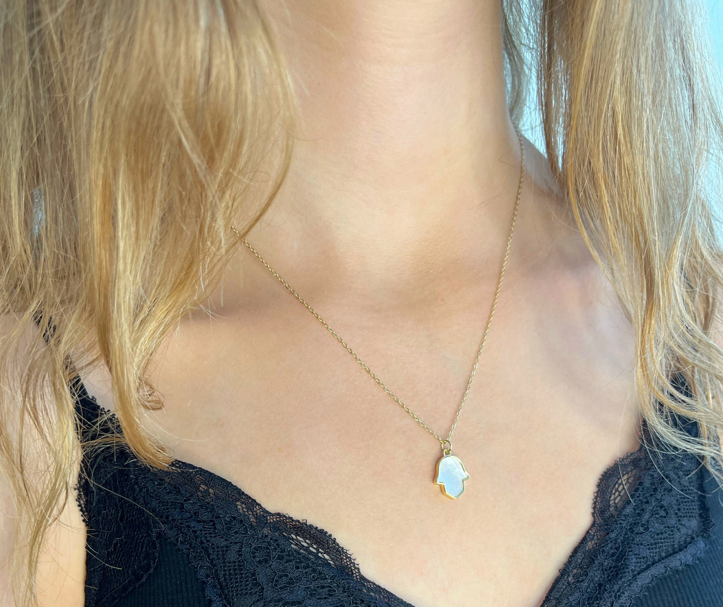 תמונה של שרשרת זהב חמסה - תכשיט בעבודת יד בעיצוב ישראלי