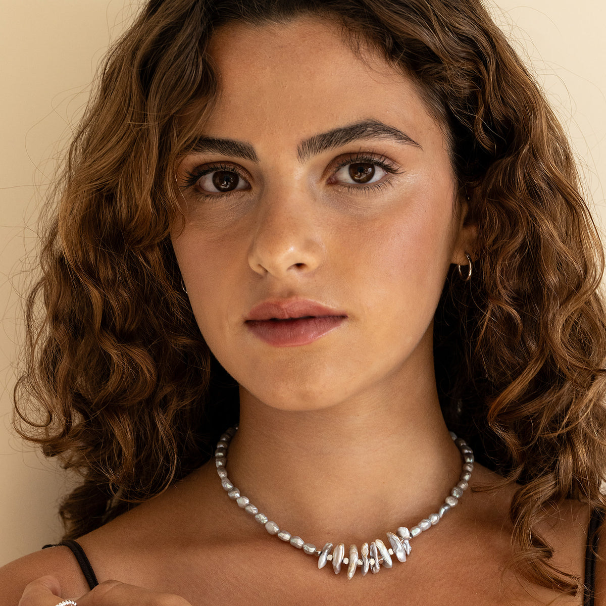 שרשרת פנינים דוכסית פראית – תכשיט בעבודת יד