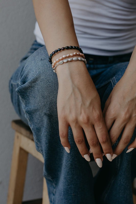 סט 3 צמידים: פנינים צבעוניות מהסרטים