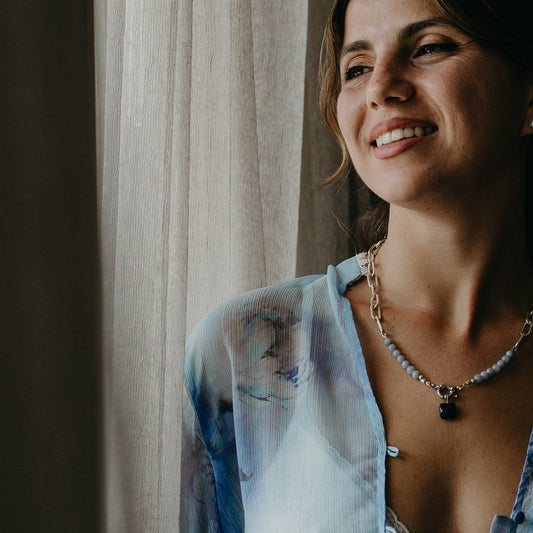 שרשרת כסף הוליווד בסתיו