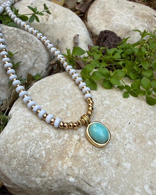 שרשרת אבנים קוקוס בחוף